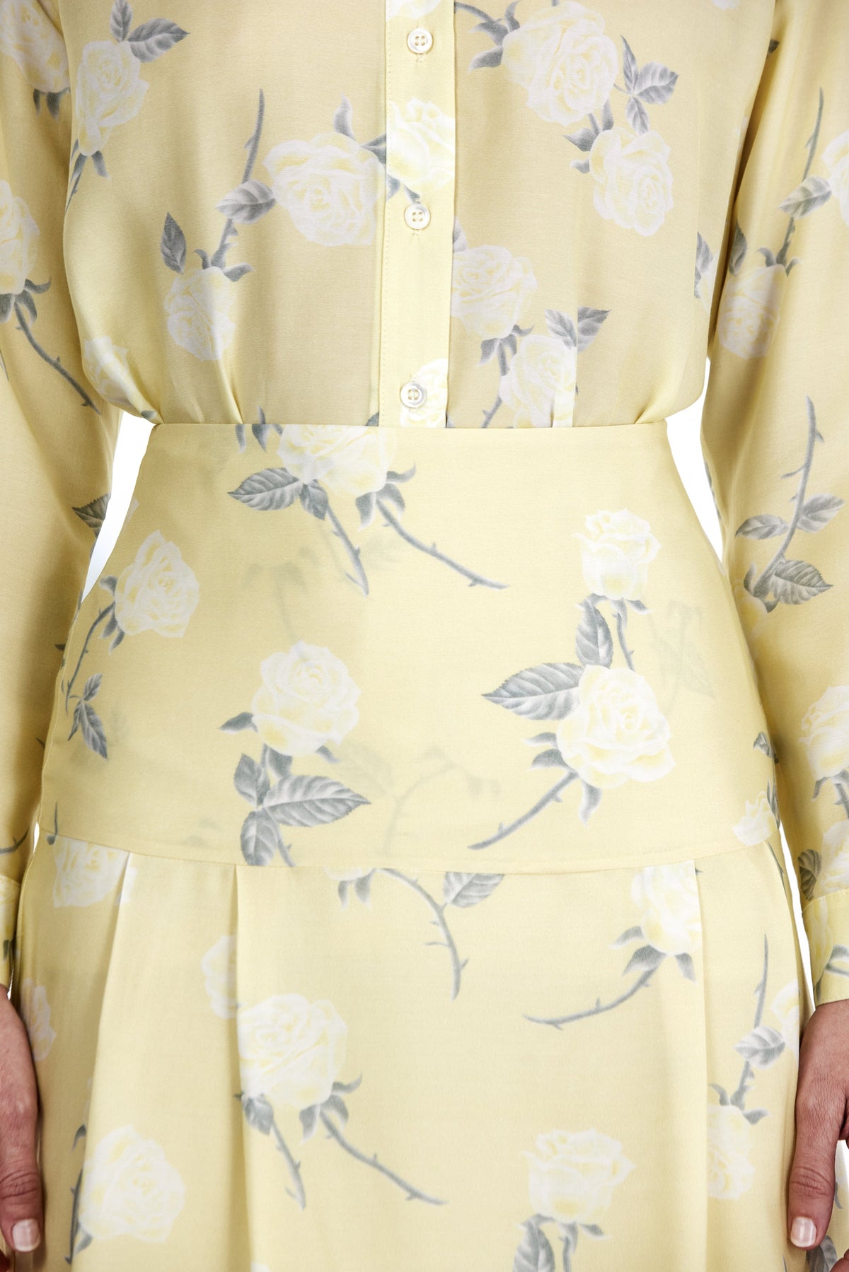 Me Esse Vivienne Roses Print Pleated Midi Skirt in Lemon Yellow