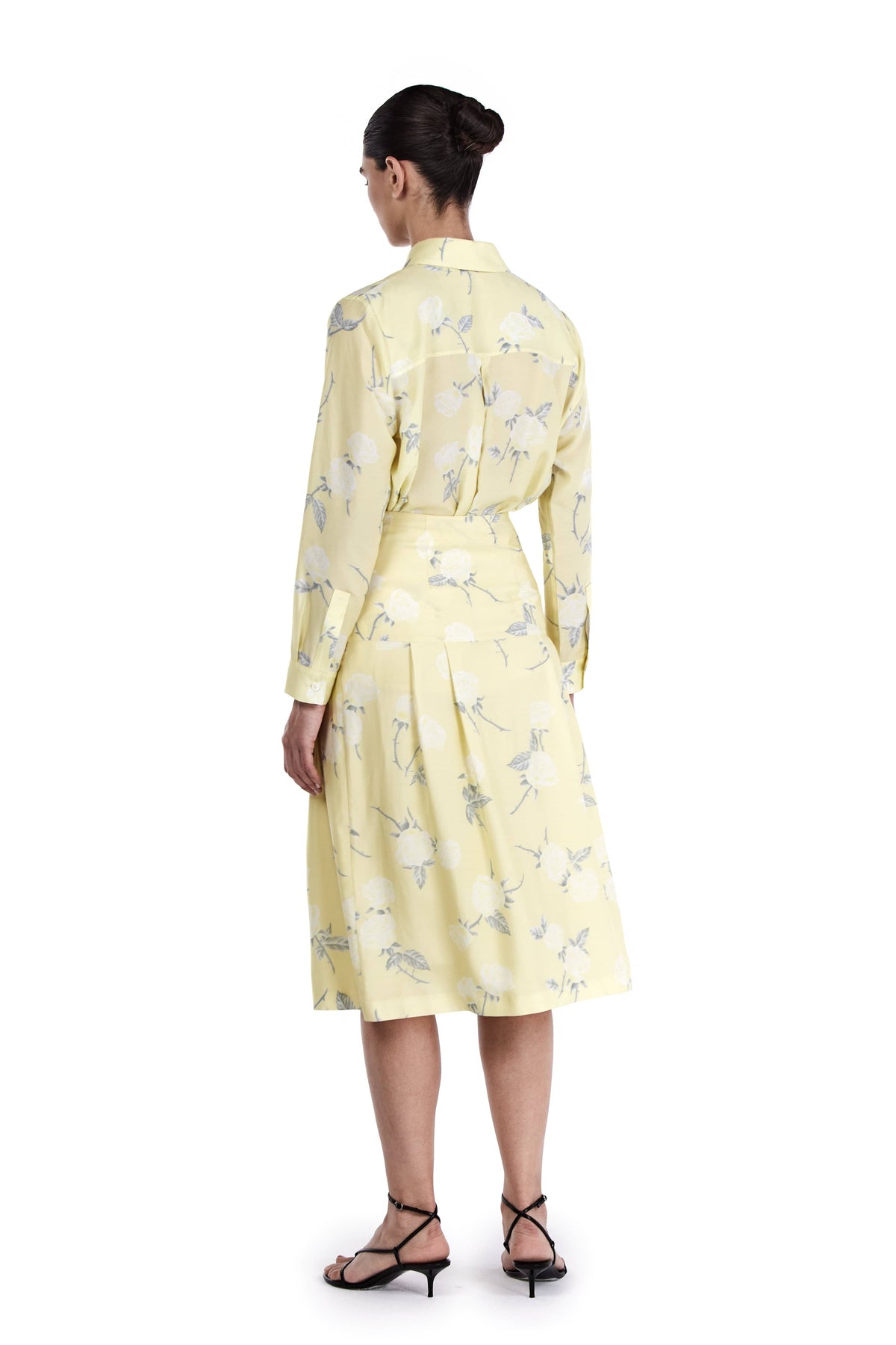 Me Esse Vivienne Roses Print Pleated Midi Skirt in Lemon Yellow